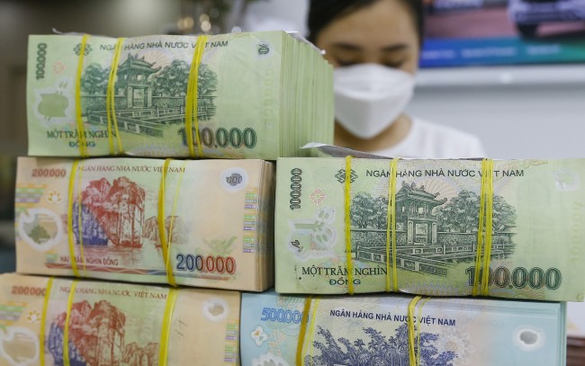 Nới trần vốn ngắn hạn mở thêm dư địa tái định giá cổ phiếu ngân hàng