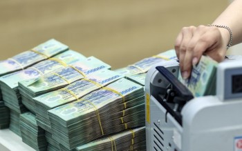Lãi suất khó giảm sâu, thanh khoản ngân hàng kỳ vọng cải thiện nhưng còn nhiều áp lực