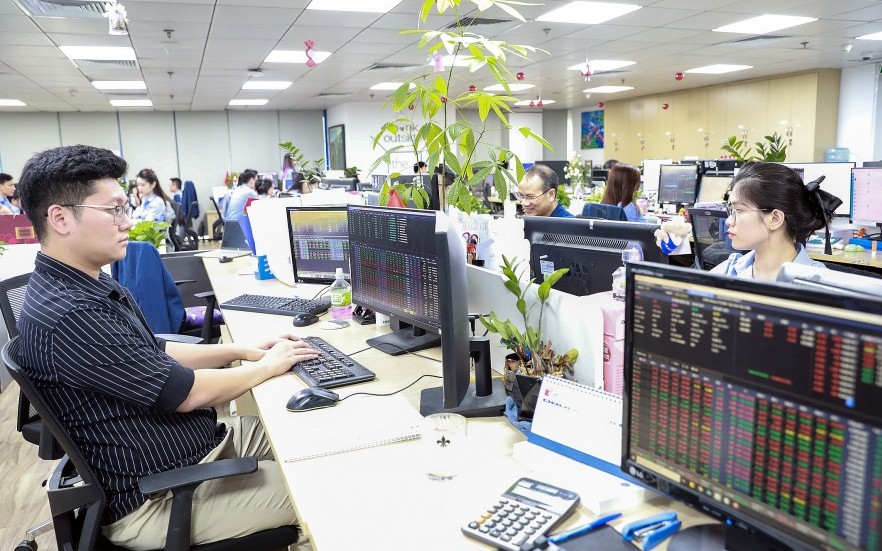 Triển vọng chứng khoán nửa cuối năm từ nền tảng vĩ mô