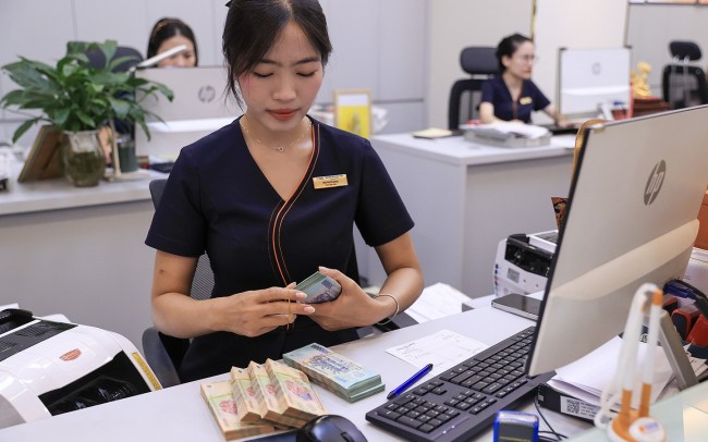 Thị trường tiền tệ tuần 22 - 26/6: Đảo chiều bơm ròng gần 4.000 tỷ đồng qua OMO, tỷ giá trung tâm tăng 7 tuần