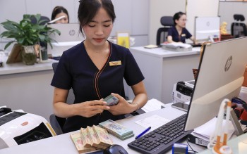 Thị trường tiền tệ tuần 22 - 26/6: Đảo chiều bơm ròng gần 4.000 tỷ đồng qua OMO, tỷ giá trung tâm tăng 7 tuần