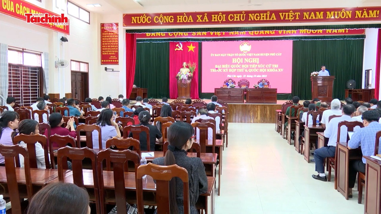 Bộ trưởng Bộ Tài chính Hồ Đức Phớc tiếp xúc cử tri tại Bình Định