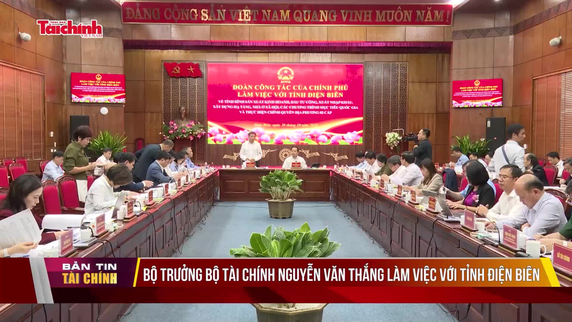 bo truong bo tai chinh nguyen van thang lam viec voi tinh dien bien