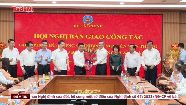 Bàn giao công tác giữa Phó Thủ tướng Chính phủ Nguyễn Văn Thắng và Bộ trưởng Bộ Tài chính Ngô Văn Tuấn